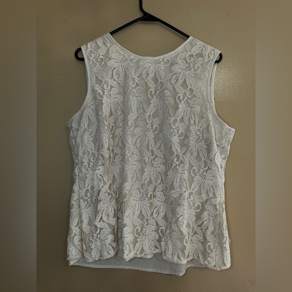 Jones Studio White Floral Lace Sleeveless Top Size XL Elegant Womens work attire